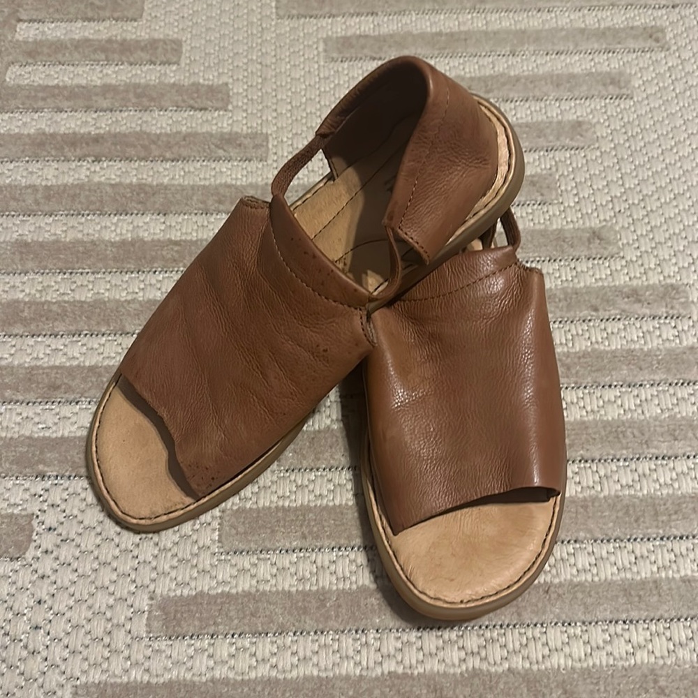 Born brown sandals